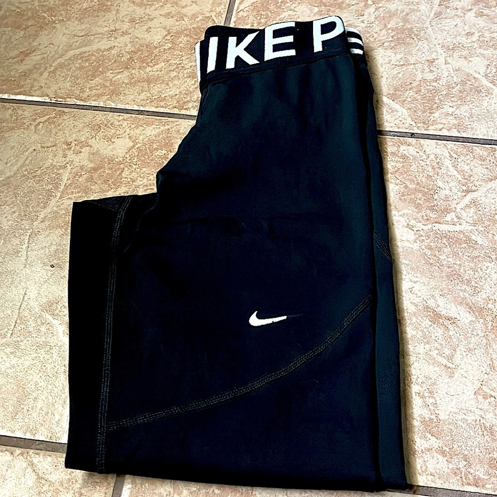 Never worn and great quality, a great piece of shape wear